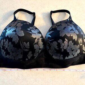 Pink Victoria's Secret Wear Everywhere Wireless push up Bra 38D Black and Silver
